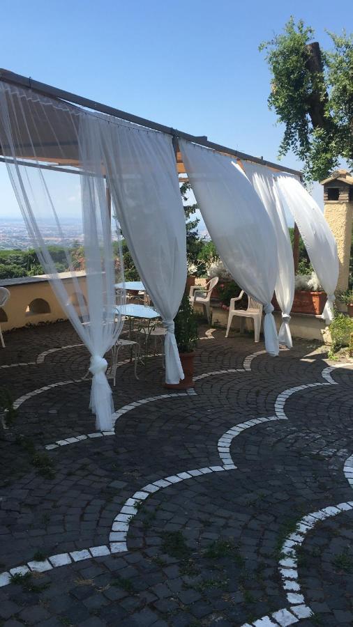 “Casa Amelie” Hotel Grottaferrata Buitenkant foto